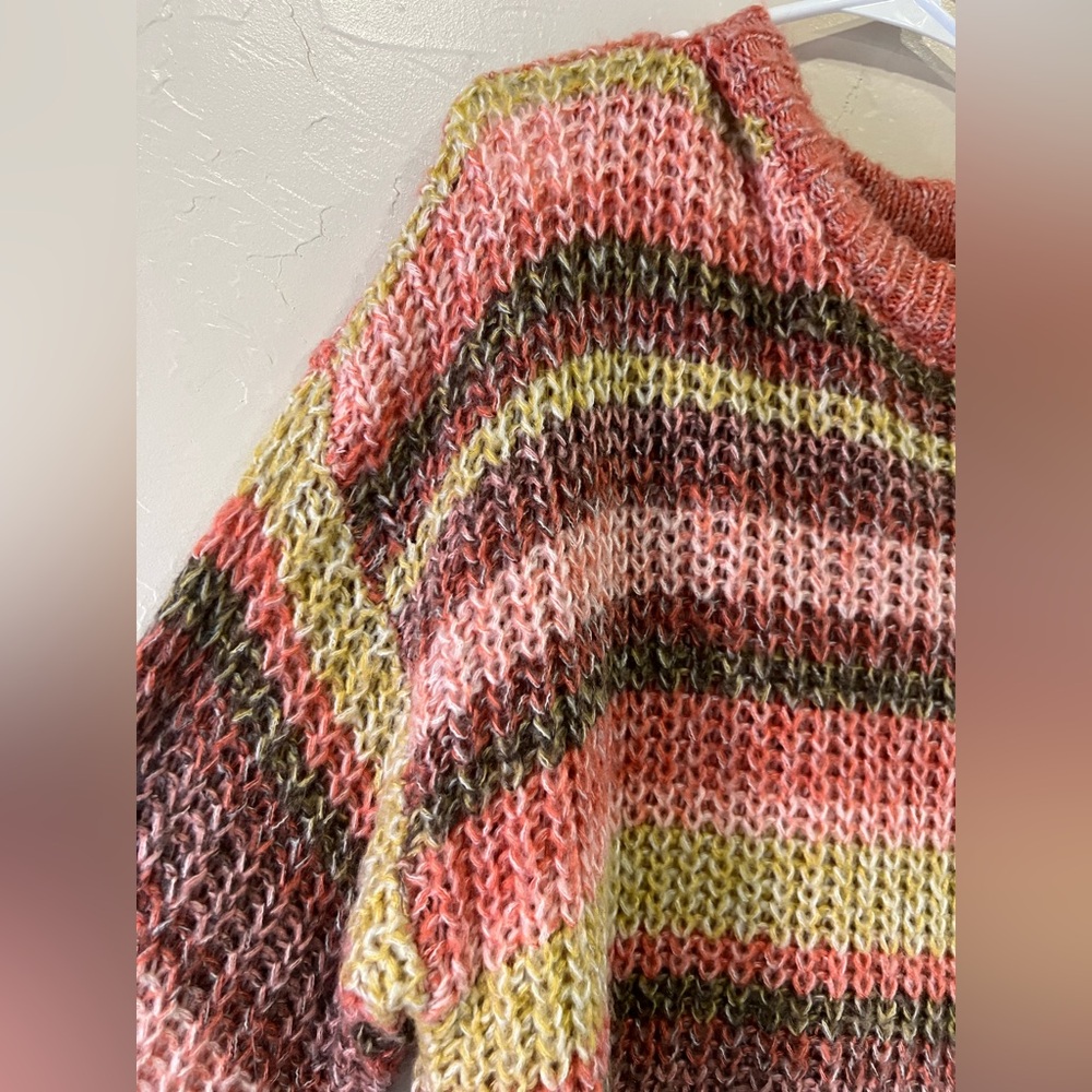 American eagle oversized fuzzy autumn color striped crewneck sweater Medium - Picture 4 of 8